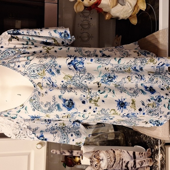 B womens Stem & Vine floral stretch short sleeve plus size top 2X - Picture 1 of 4